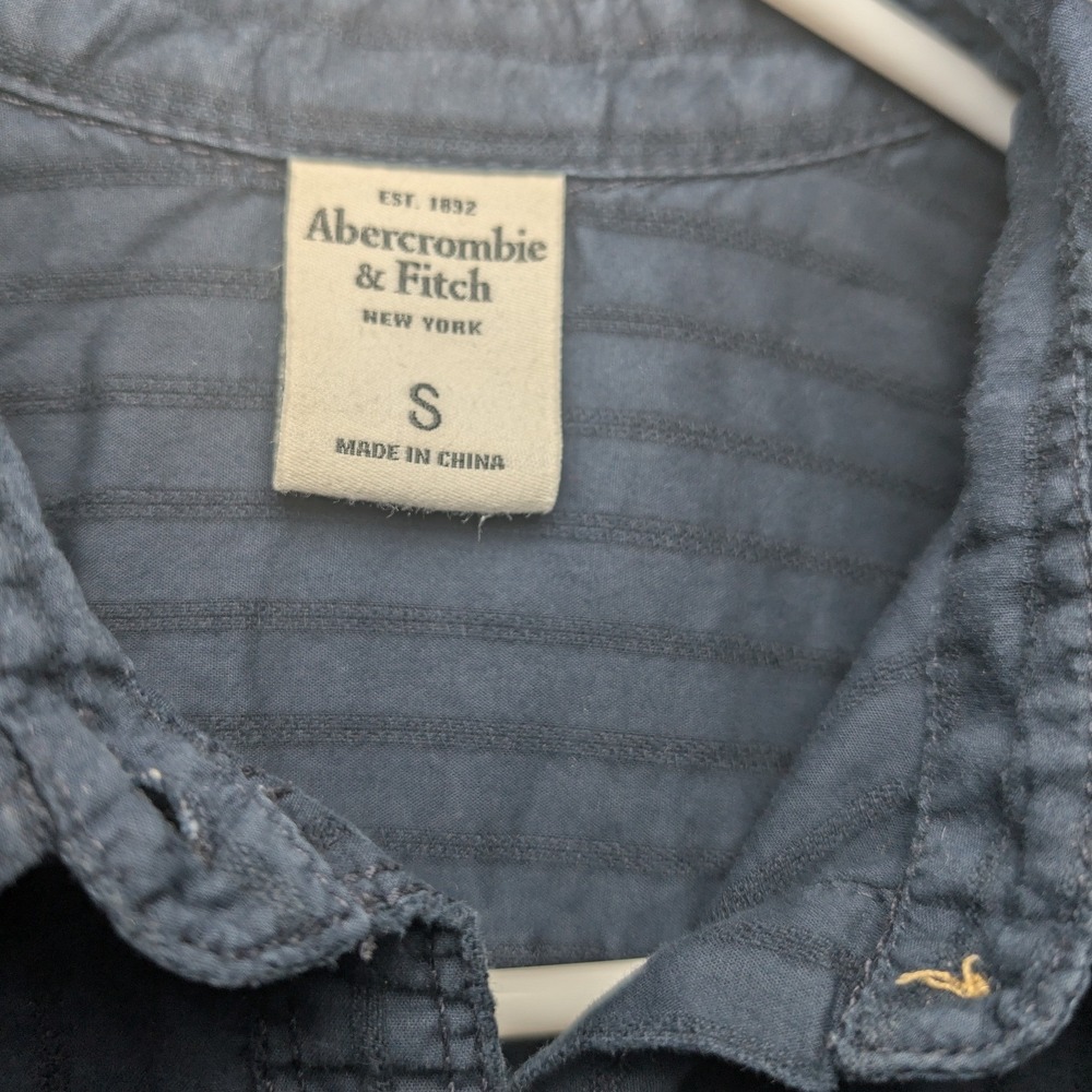 Abercrombie & Fitch Button Down Shirt Womens Small Navy Striped Cotton Preppy - Picture 4 of 8